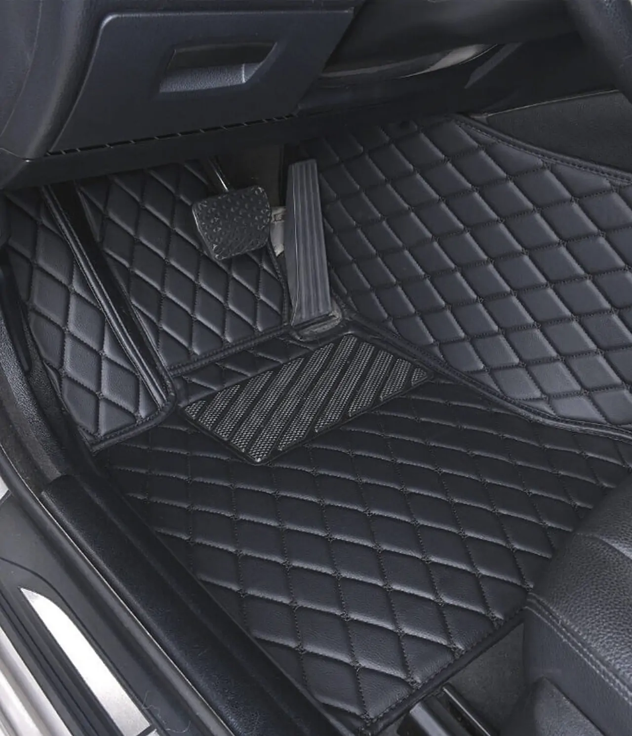 black-car-mat-with-black-stiching5